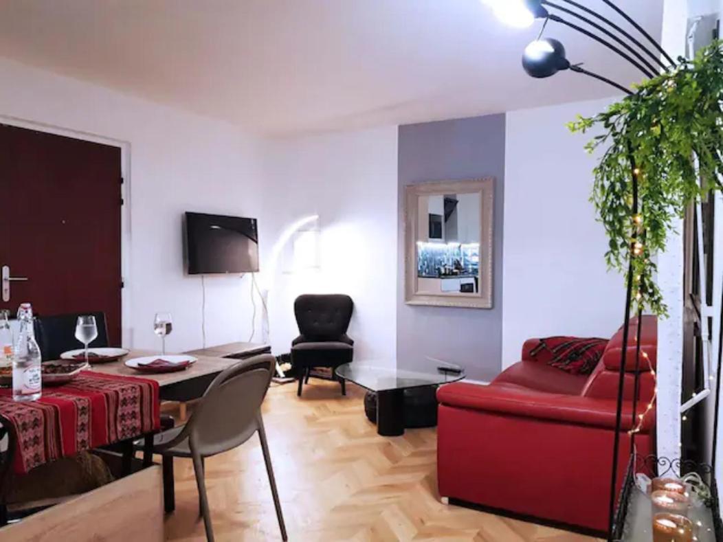 Pretty And Neat Bedroom In My Cosy Appartment. Puteaux Exterior foto