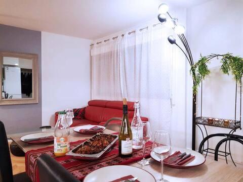 Pretty And Neat Bedroom In My Cosy Appartment. Puteaux Exterior foto